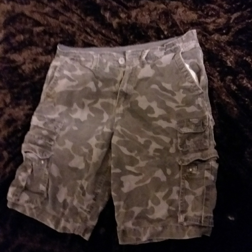 Men's cargo shorts